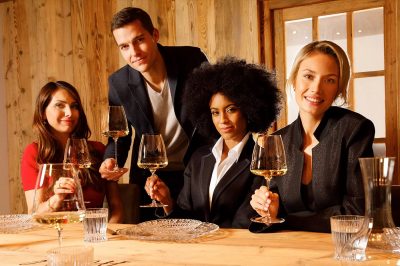 Bí quyết tổ chức tiệc cuối năm thành công