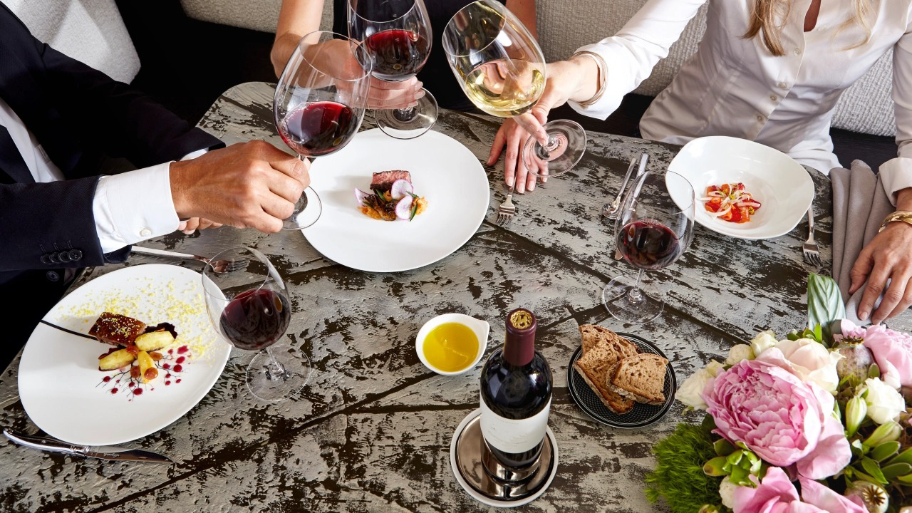 Những tip cần lưu ý khi dùng bữa tại nhà hàng sang trọng