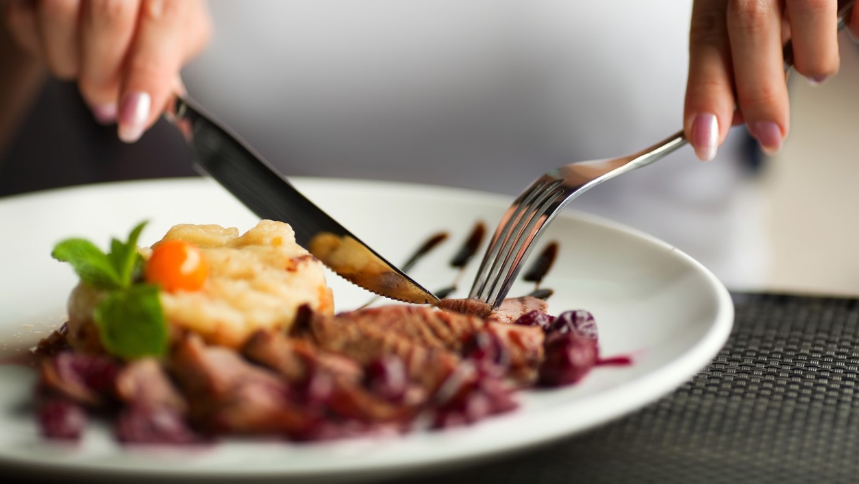 Những tip cần lưu ý khi dùng bữa tại nhà hàng sang trọng