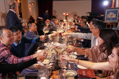 Tiệc công ty sang trọng