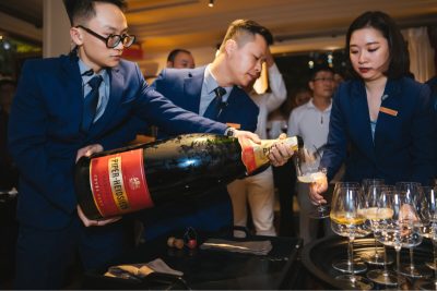 Những chai vang dung tích lớn tại nhà hàng GU Bistronomy