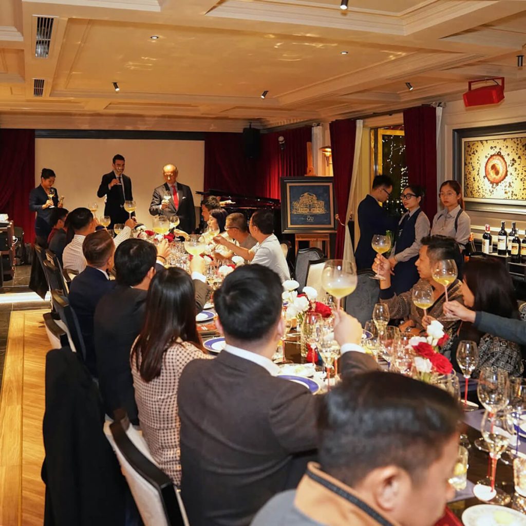 Ý tưởng tổ chức tiệc rượu tại nhà hàng sang trọng