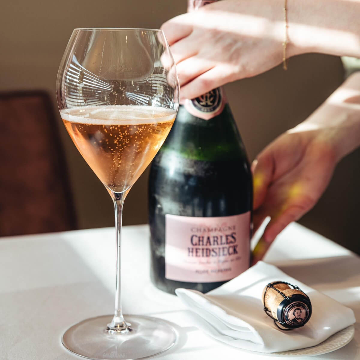 Vang hồng - lựa chọn lãng mạn cho buổi hẹn hò
