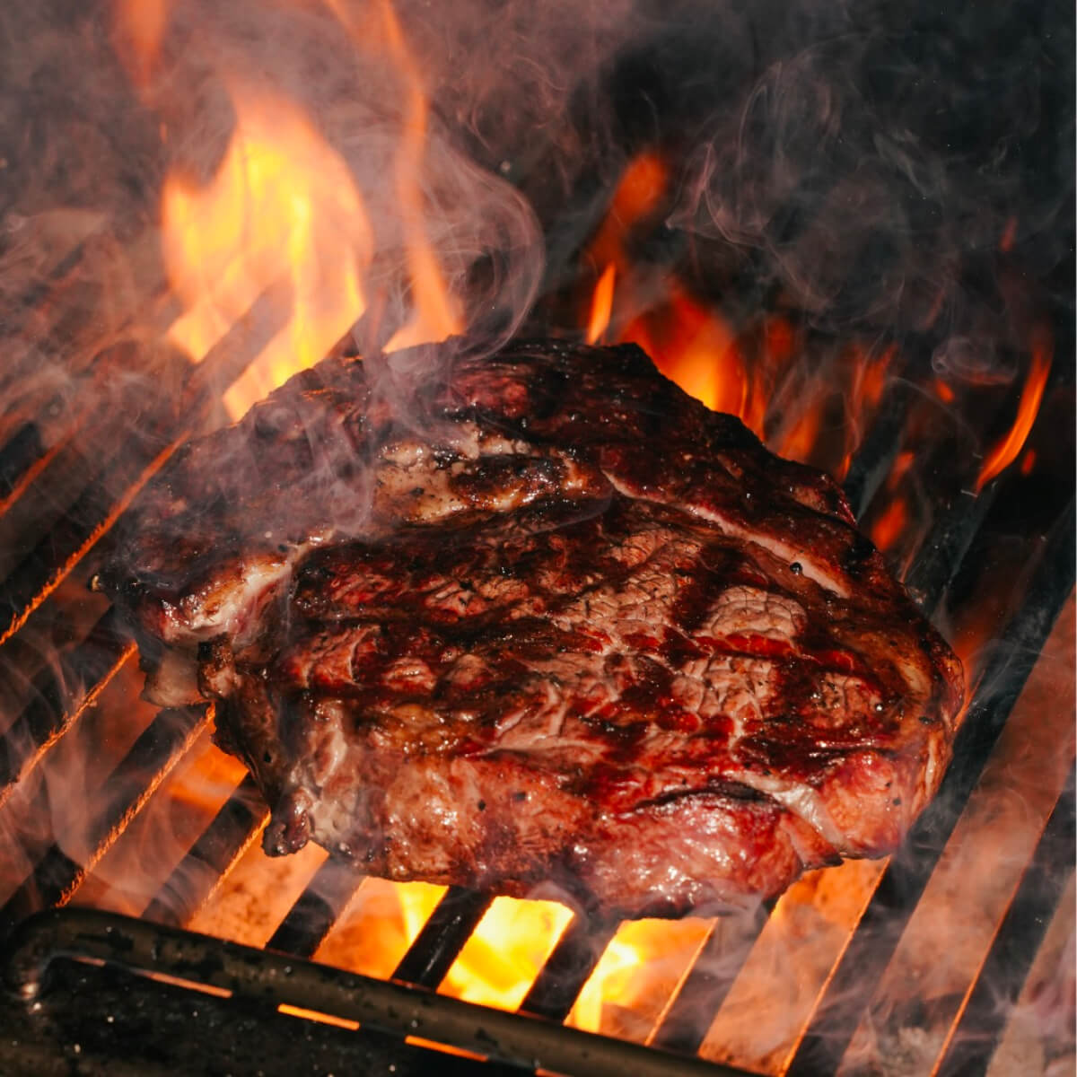 Thưởng thức steak bò Wagyu chất lượng tại GU